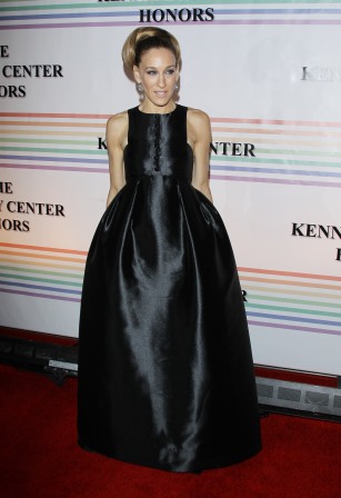 WASHINGTON, DC - DECEMBER 04: Actress Sarah Jessica Parker arrives at the 34th Kennedy Center Honors held at the Kennedy Center Hall of States on December 4, 2011 in Washington, DC. (Photo by Michael Tran/Getty Images)